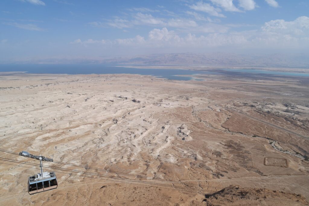 Masada Festung von oben mit Seilbahn