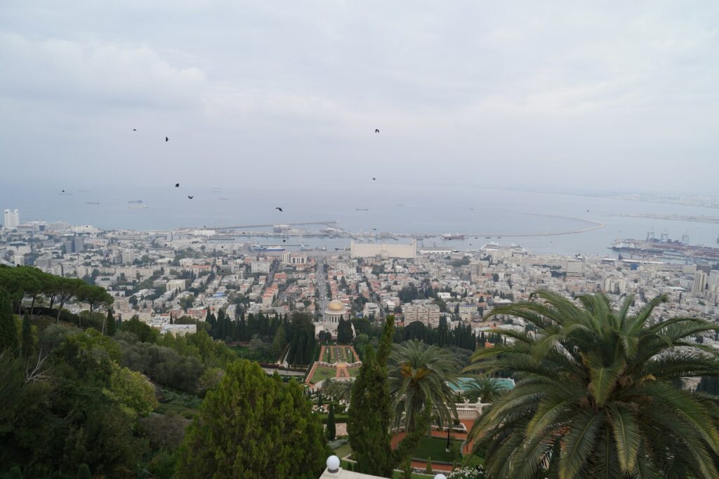 Ausblick auf Haifa von den Hängenden Gärten der Bahai