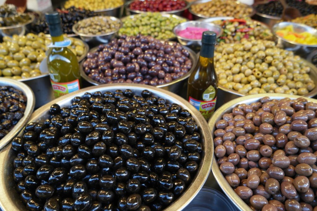 Oliven auf dem Carmel Market