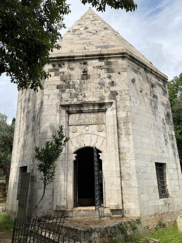 Zincirkiran Mausoleum