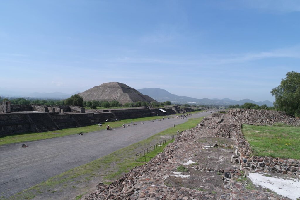 Straße der Toten in Teotihuacán