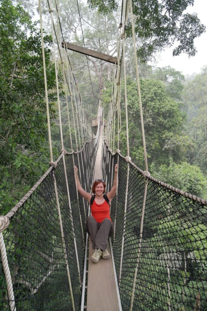 Ich auf der Hängebrücke im Kakum-Nationalpark