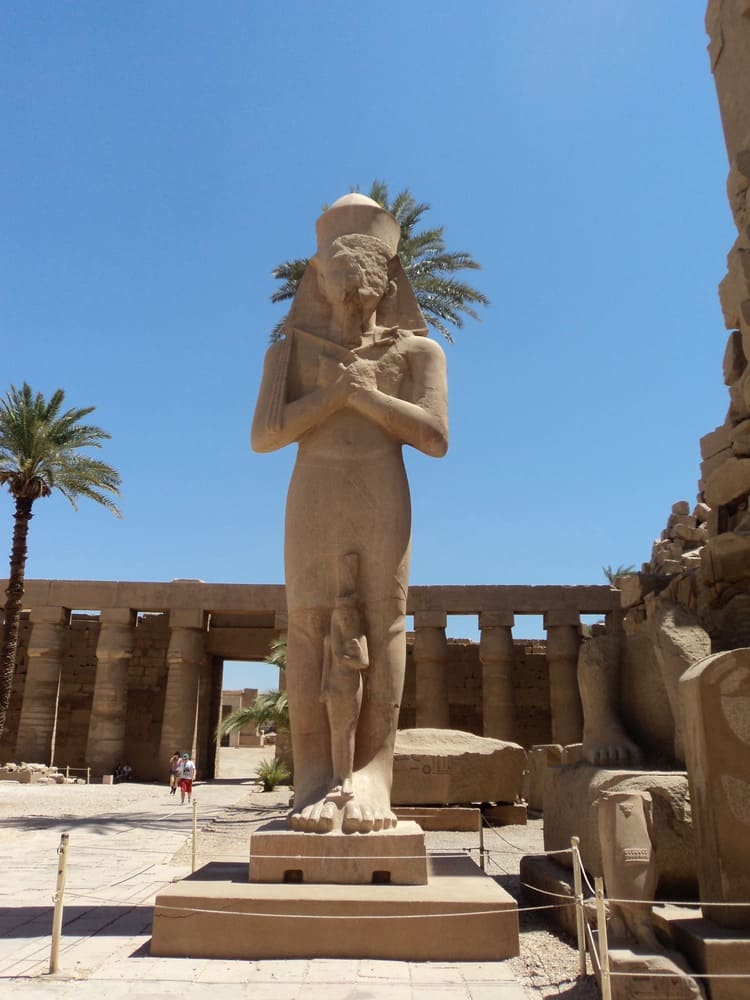 Statue Ramses II. mit Tochter