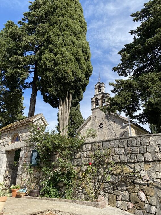 Kleines Kloster in der Nähe von Tivat