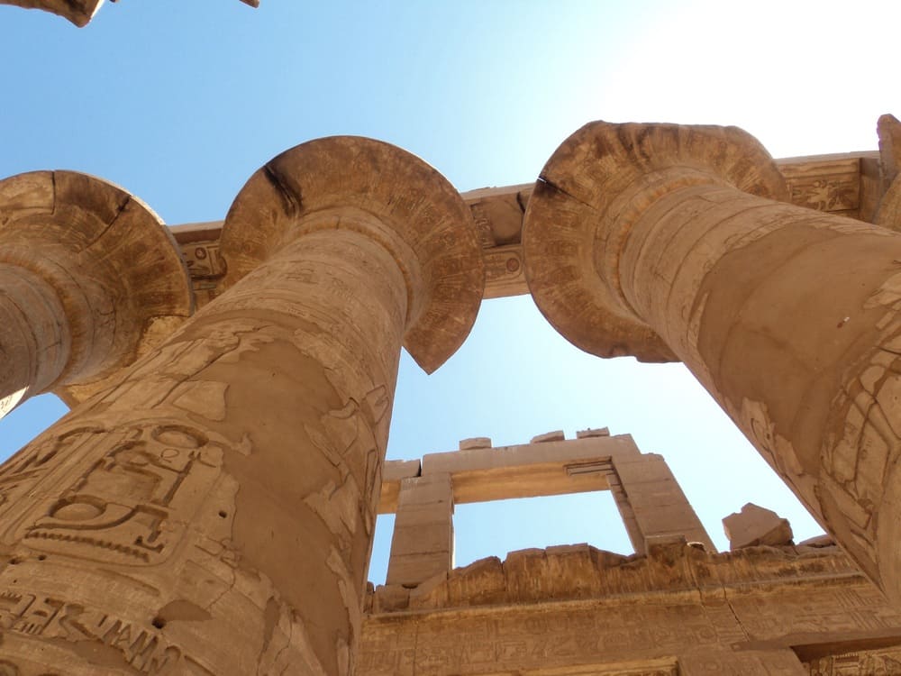 Säulenhalle im Karnak-Tempel