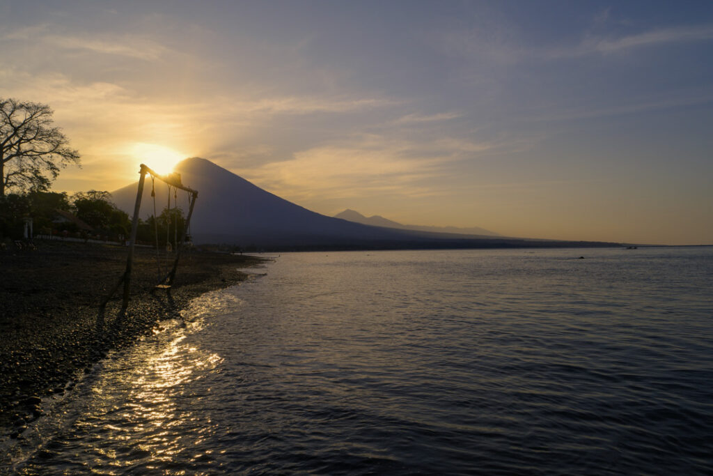 Sonnenuntergang in Bali am Strand