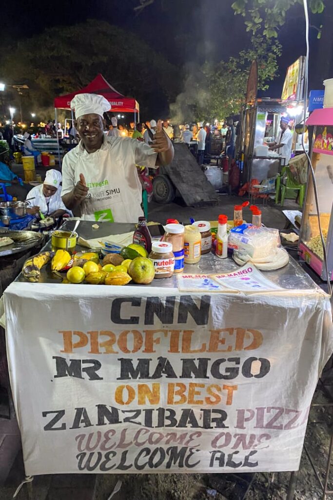 Mr. Mango auf dem Forodhani Garden Night Market