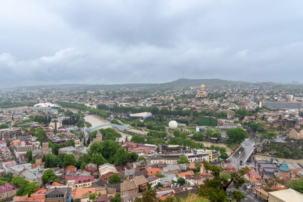 Georgien im Mai - Blick auf Tiflis von der Narikala-Festung