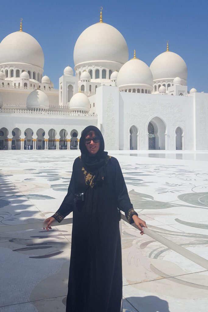 Ich an der Abu Dhabi Moschee