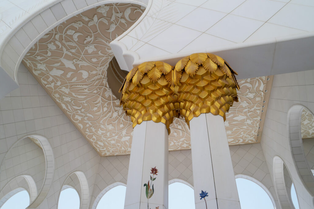 Pfeiler in der Abu Dhabi Moschee 