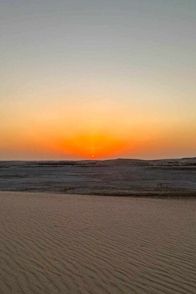 Sonnenuntergang bei der Wüstensafari in Katar