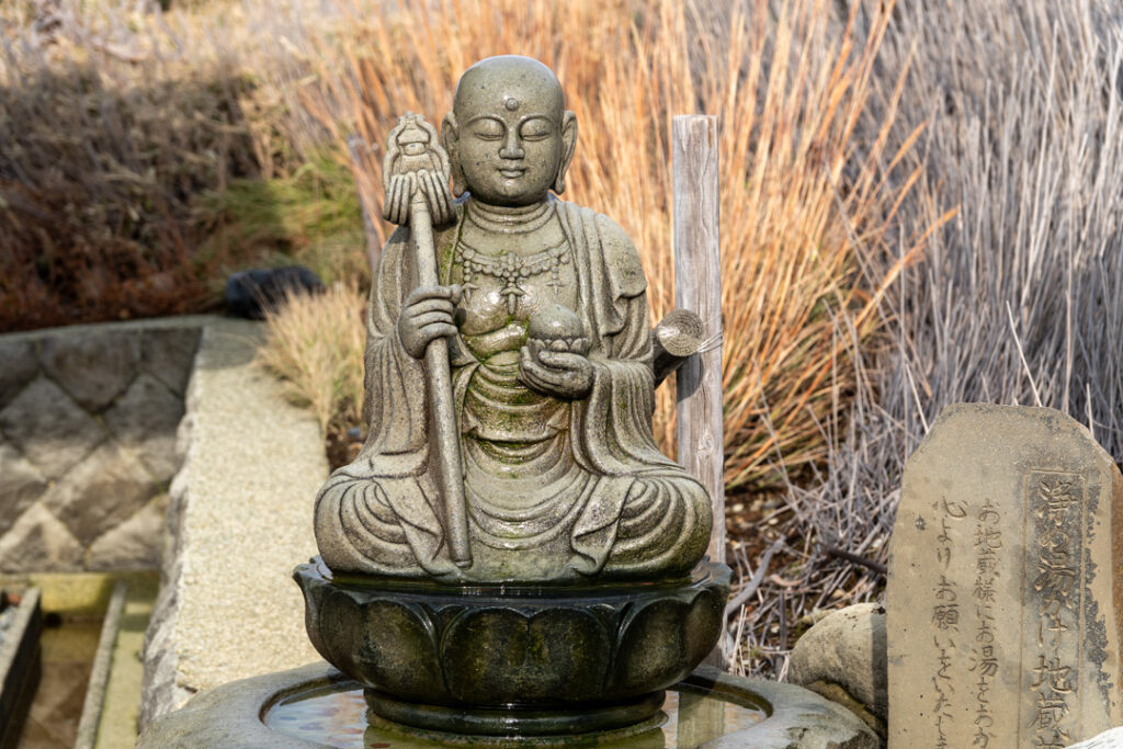 Buddha an der Owakudani Station in Hakone