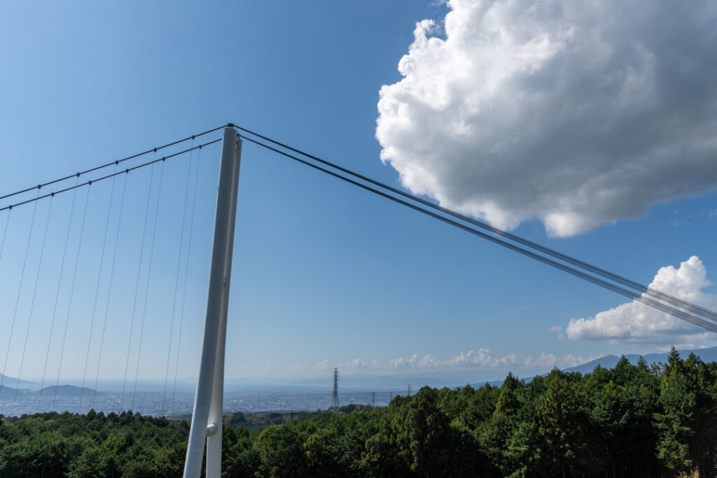 Mishima Skywalk mit Wolkenspiel