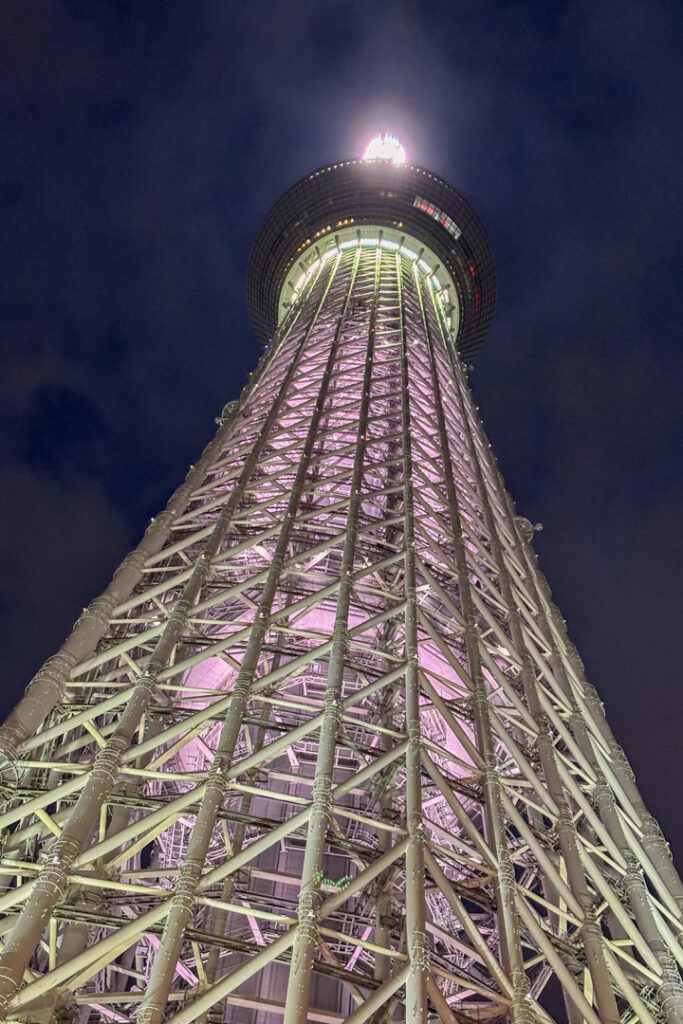 Vor dem Tokyo Skytree