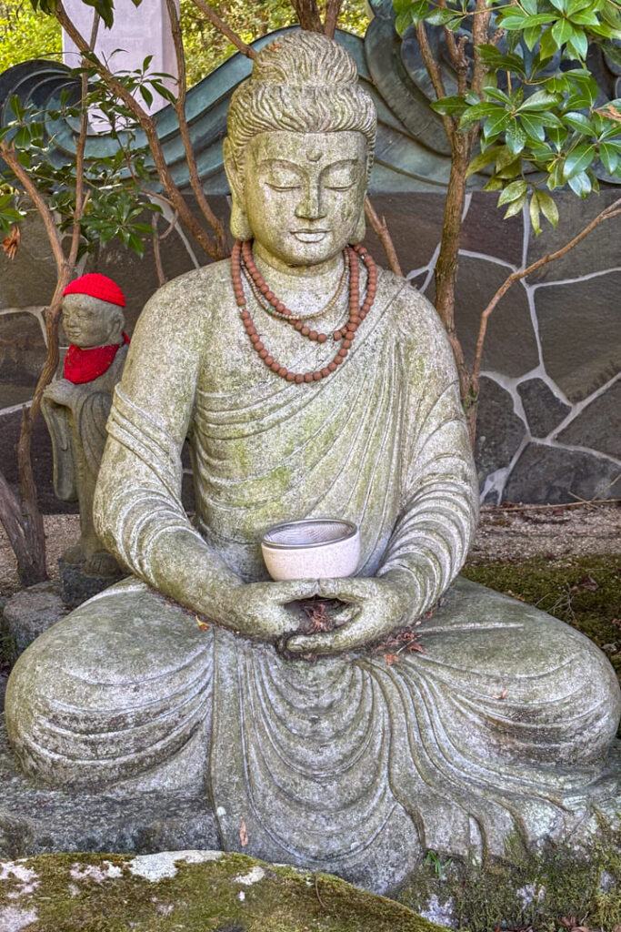 Buddha im Daishoin-Tempel