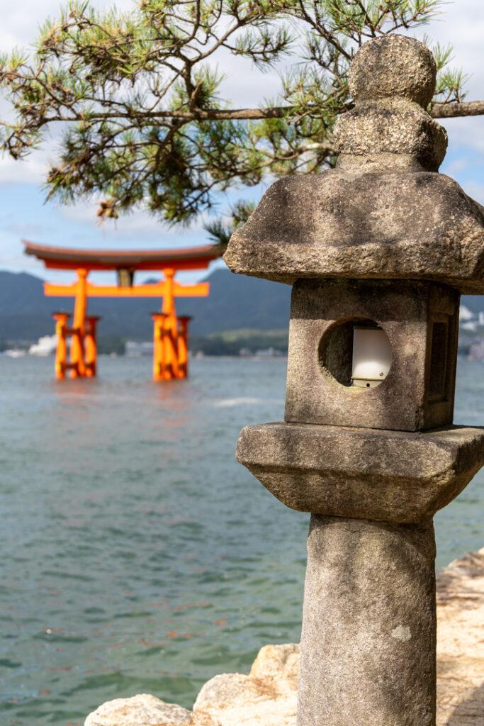 Otorii Gate bei Flut auf Miyajima