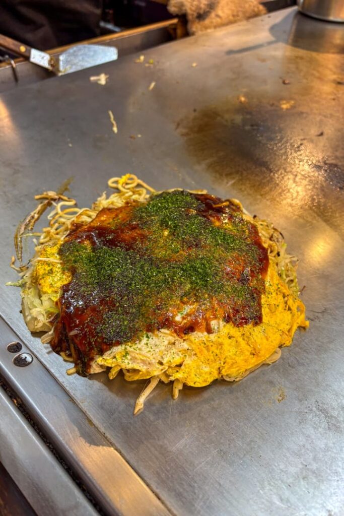 Okonomiyaki auf dem Grill