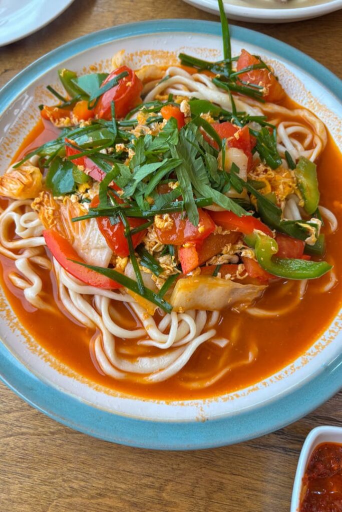 Nudelsuppe mit Gemüse